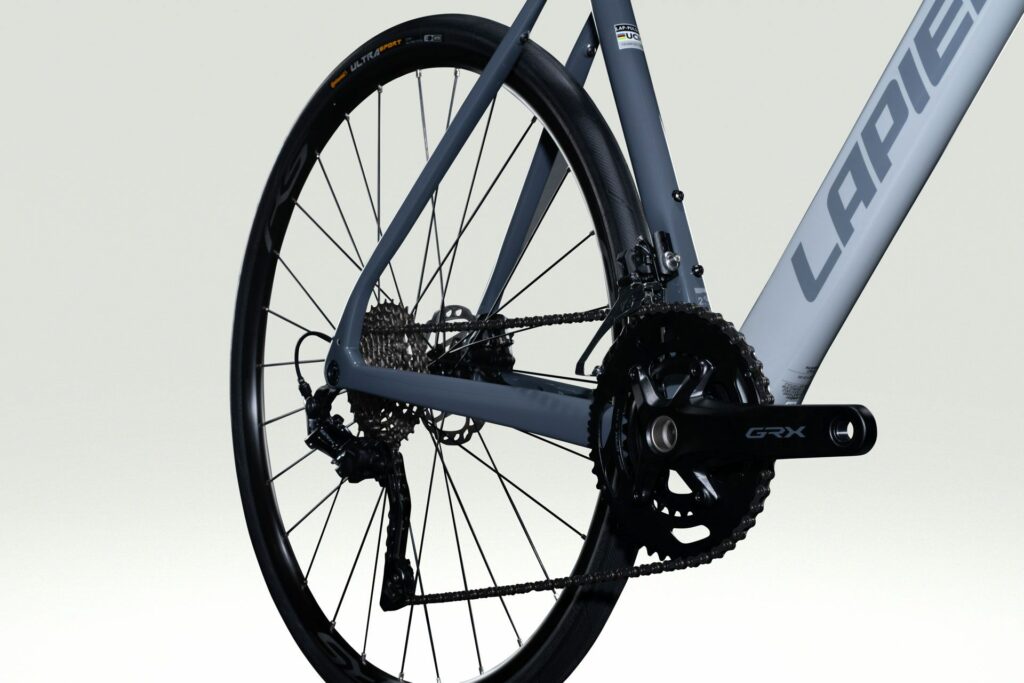 C.lesvelos-Lapierre-Route-Endurance-Pulsium-4.0-2027-gris-vue3